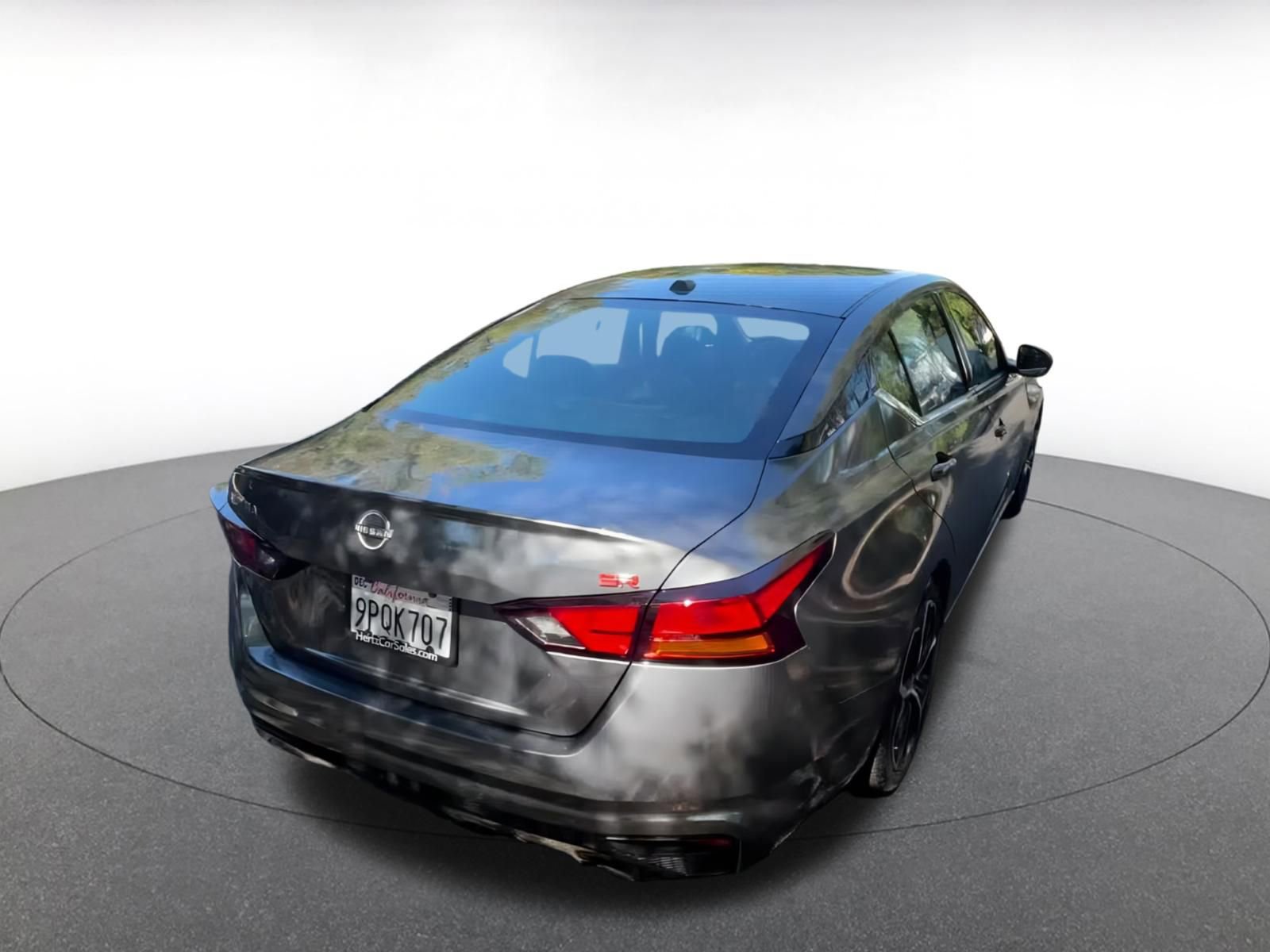 Used 2025 Nissan Altima 2.5 SR image 12