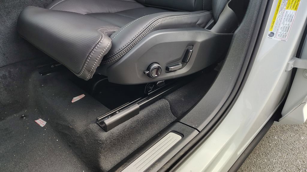 New 2026 Volvo XC60 B5 Ultra w/ Protection Package Premier image 12