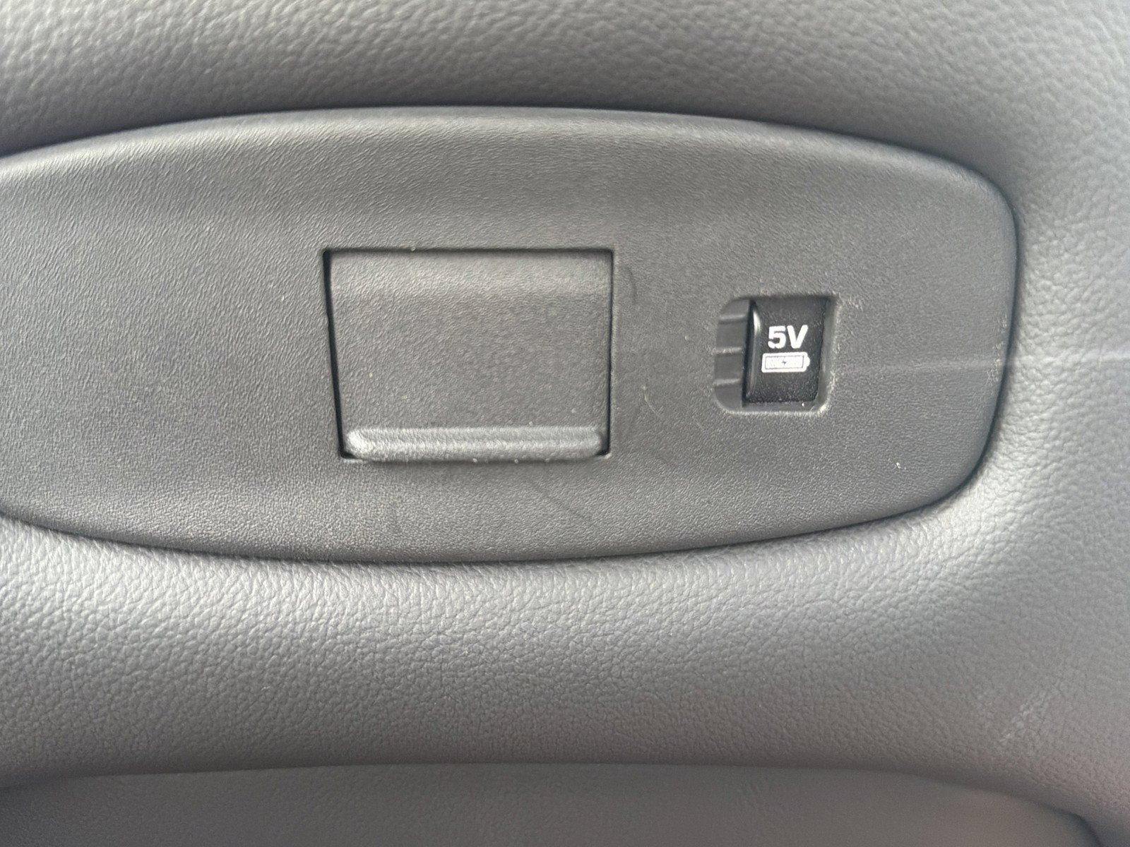 Used 2025 Land Rover Discovery Dynamic SE AWD/4WD image 19