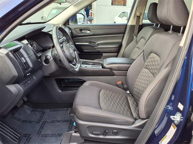 Used 2022 Nissan Pathfinder SV image 14