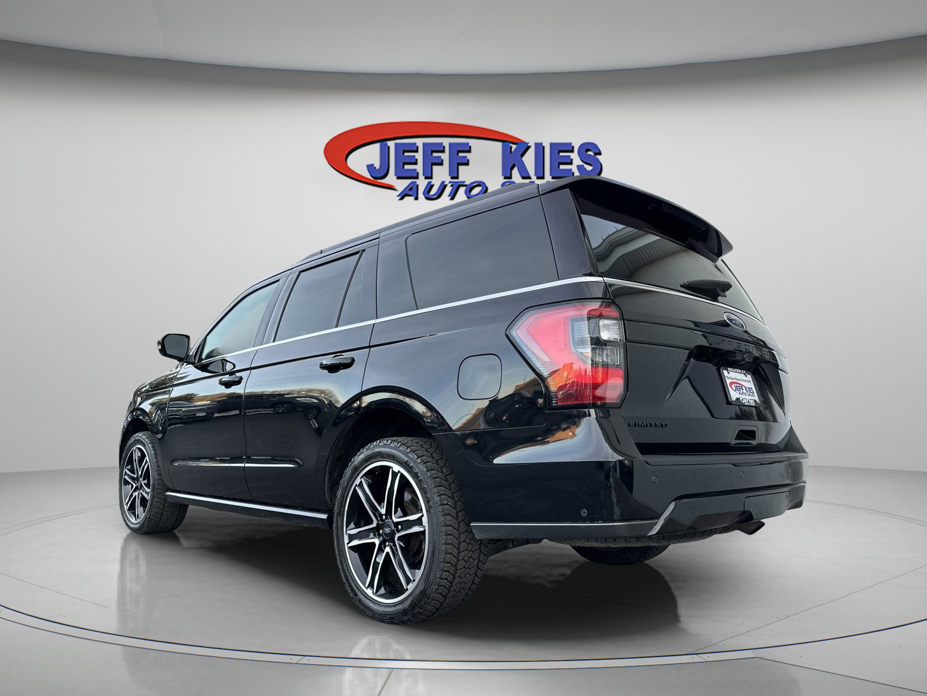 Used 2021 Ford Expedition Limited AWD/4WD image 7