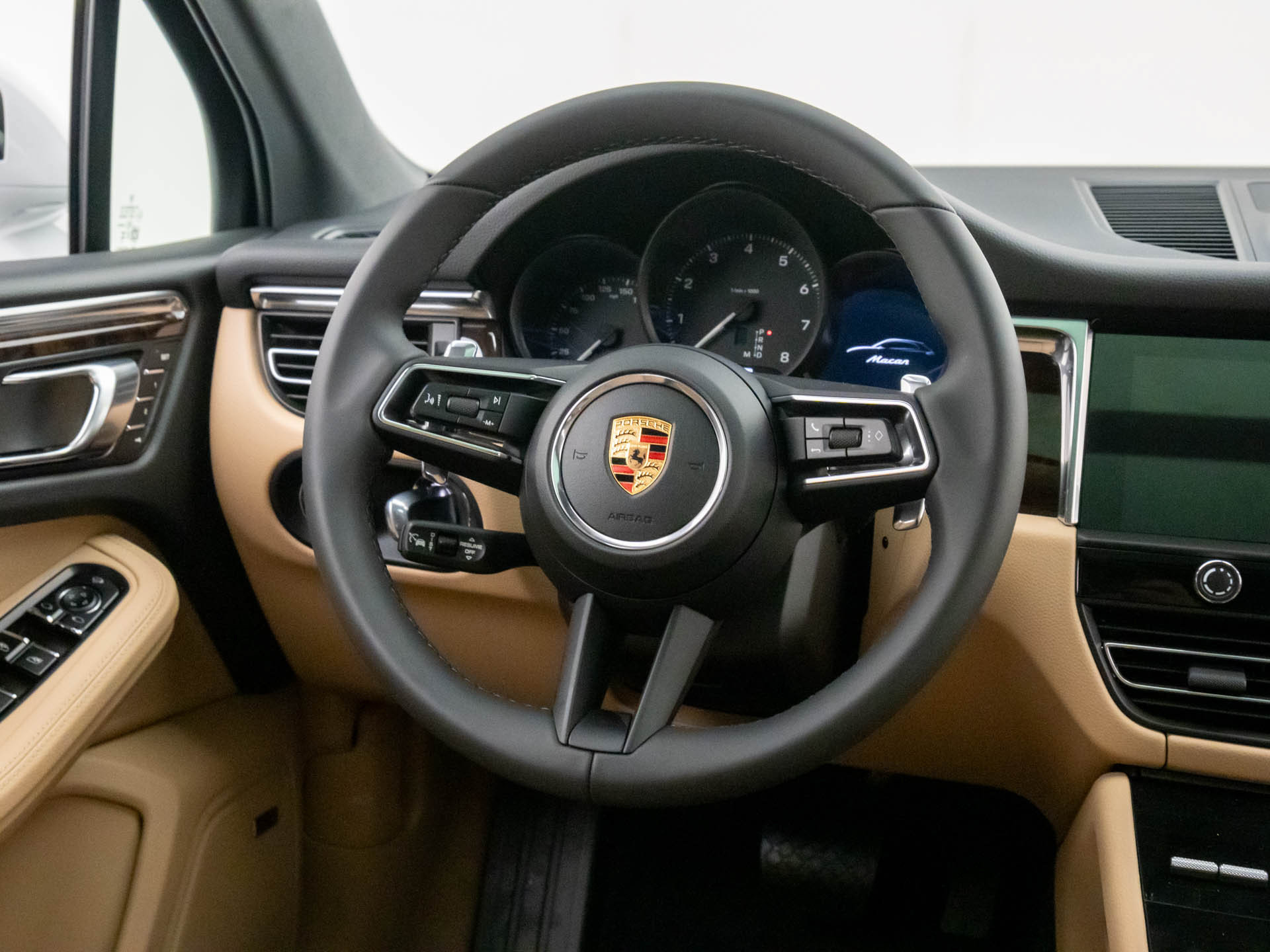 Certified 2026 Porsche Macan AWD/4WD image 12