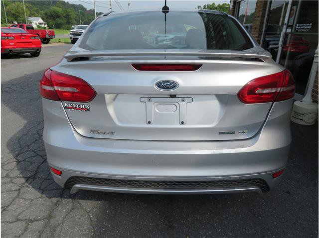 Used 2015 Ford Focus SE w/ SE Ecoboost Package image 16