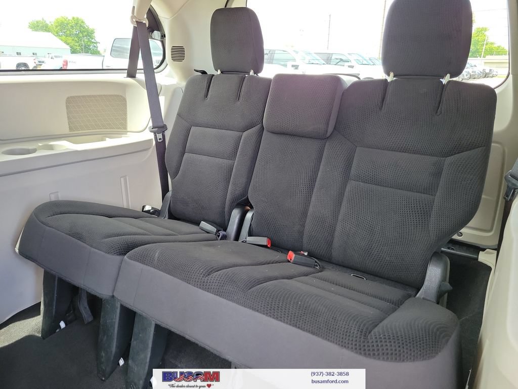 Used 2019 Dodge Grand Caravan SE w/ UConnect Hands-Free Group FWD image 12