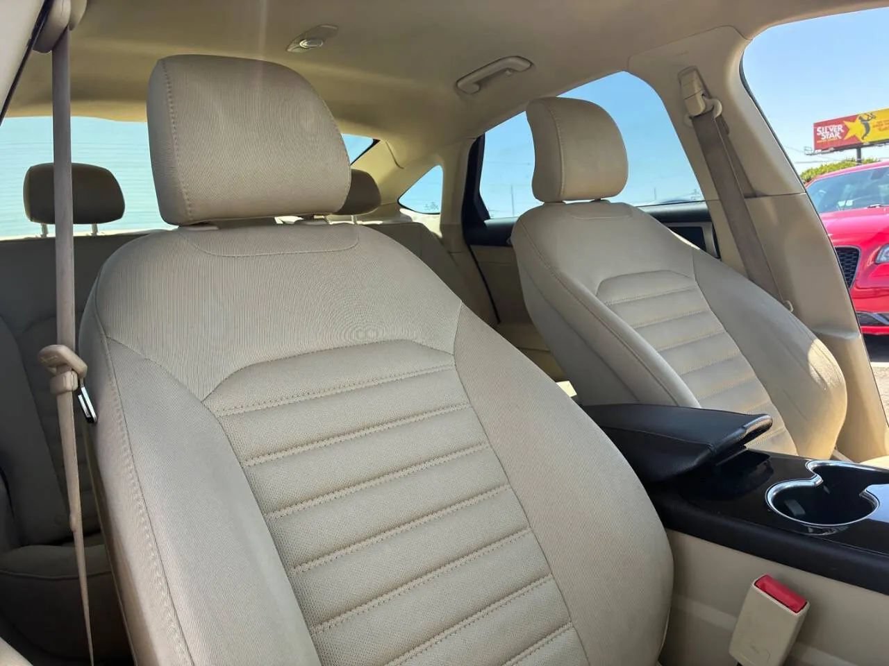 Used 2015 Ford Fusion SE FWD image 27