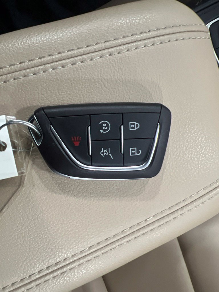 Used 2024 Cadillac XT4 Luxury w/ Cold Weather Package AWD/4WD image 26
