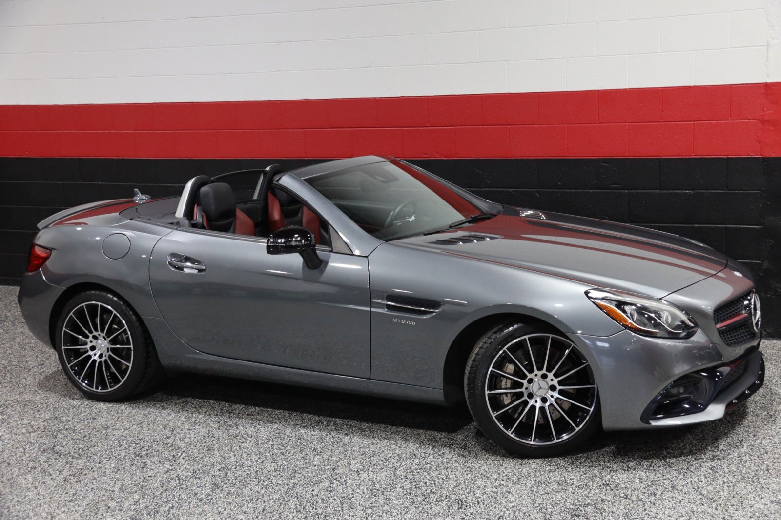 Used 2017 Mercedes-Benz SLC 43 AMG image 2