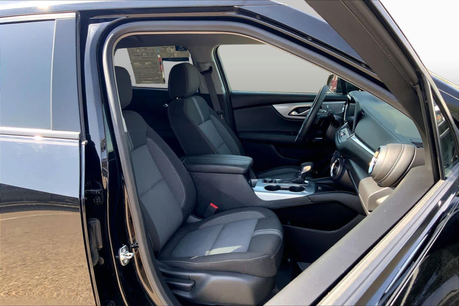 Used 2024 Chevrolet Blazer LT w/ Convenience Package FWD image 9