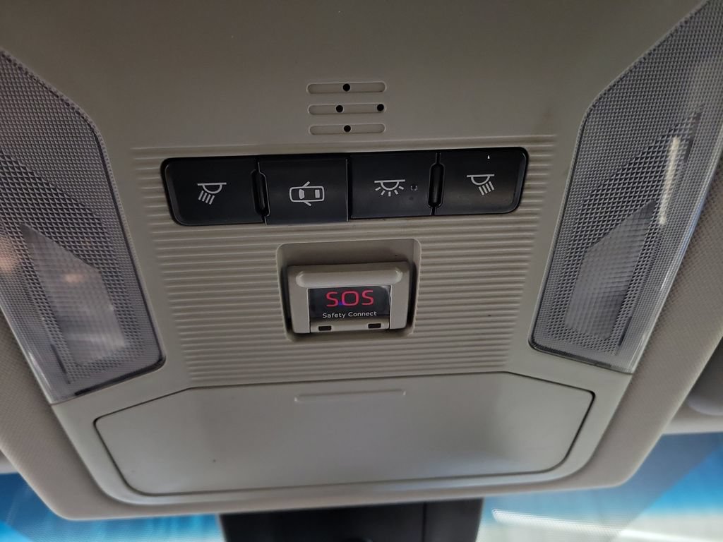 Used 2019 Toyota RAV4 LE w/ All Weather Liner Package AWD/4WD image 23