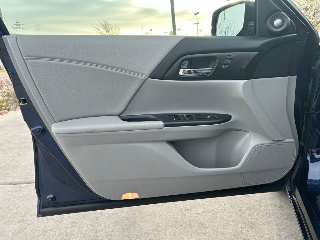 Used 2015 Honda Accord EX-L image 21