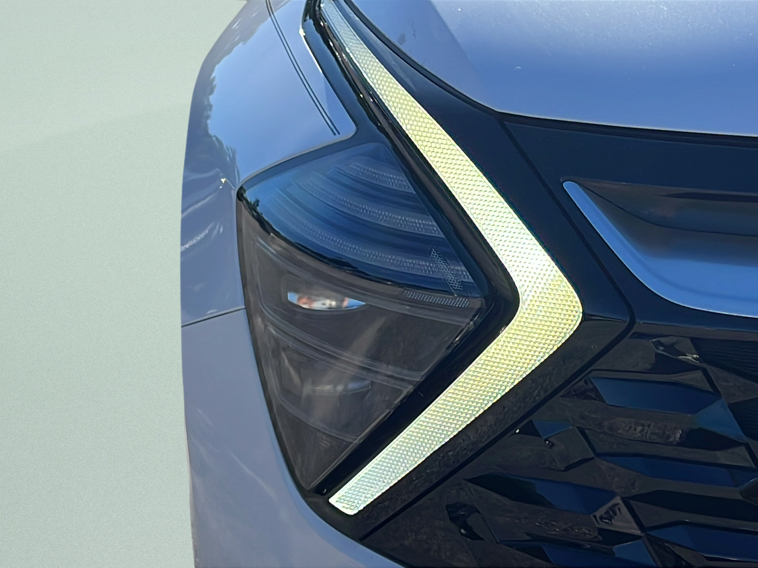 Certified 2025 Kia Sportage SX FWD image 9