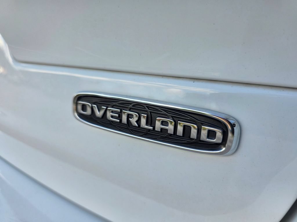 Used 2021 Jeep Grand Cherokee L Overland w/ Luxury Tech Group IV AWD/4WD image 37