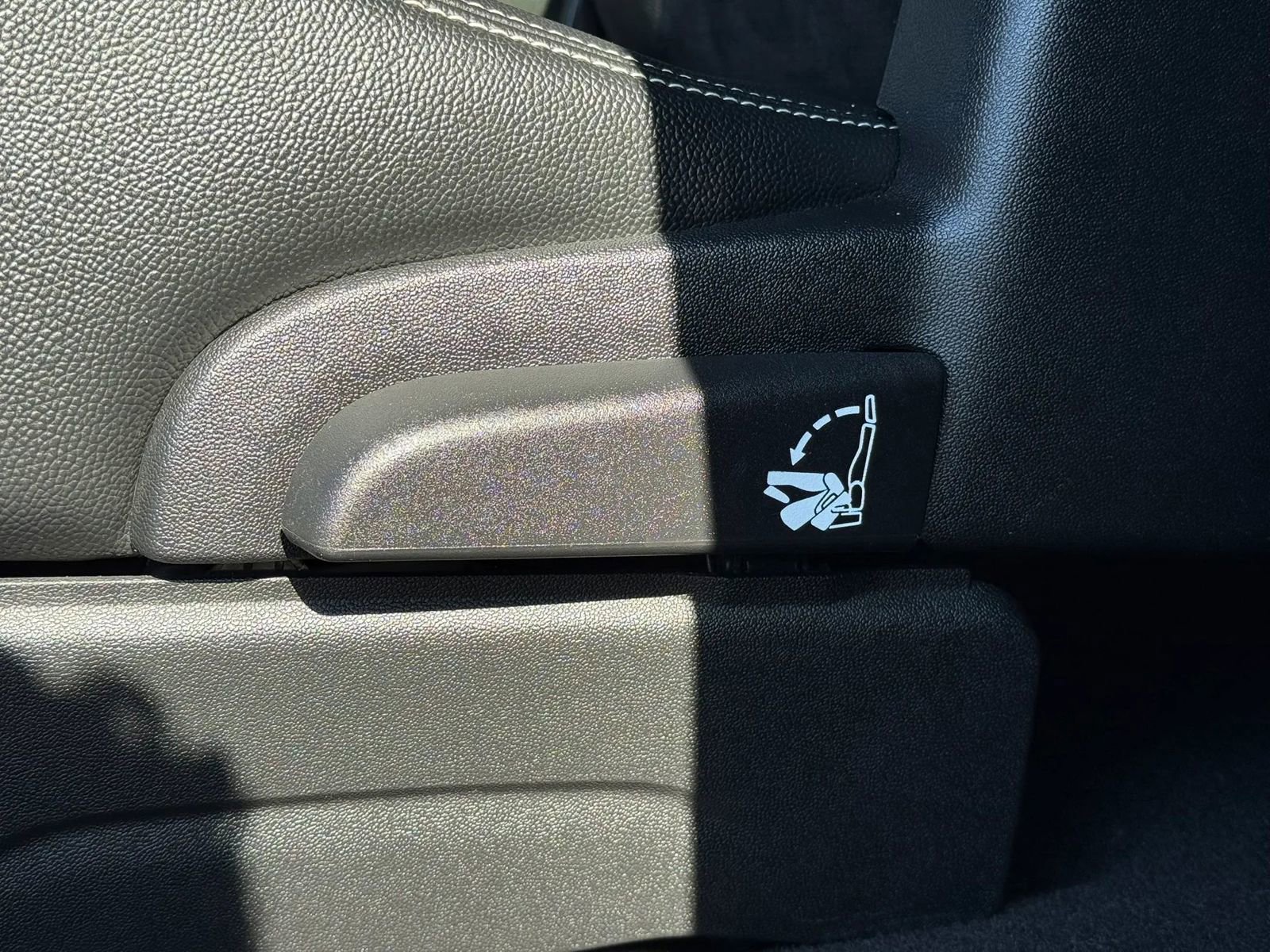 Used 2015 Dodge Grand Caravan SXT FWD image 42