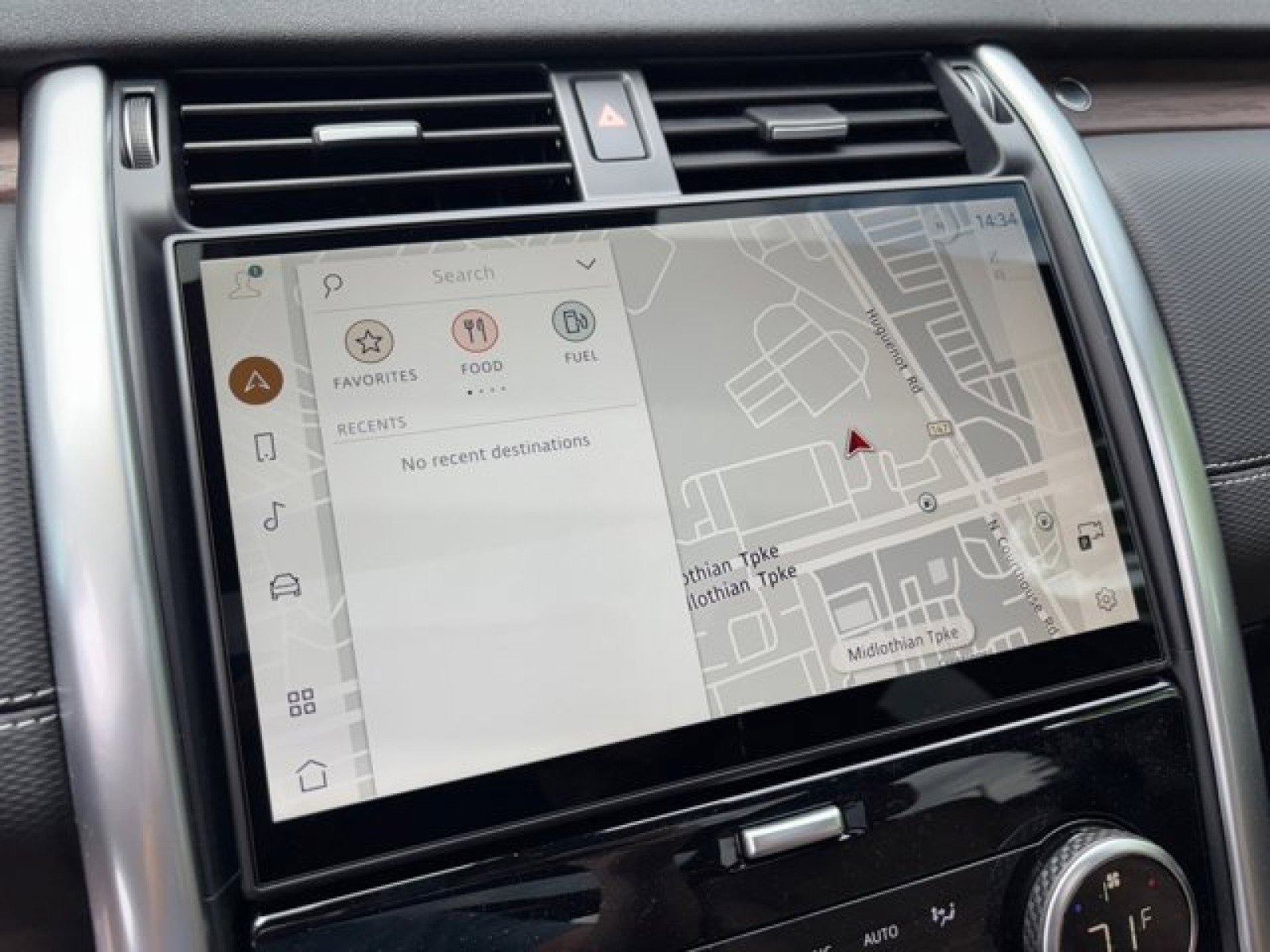 New 2025 Land Rover Discovery Dynamic SE image 16