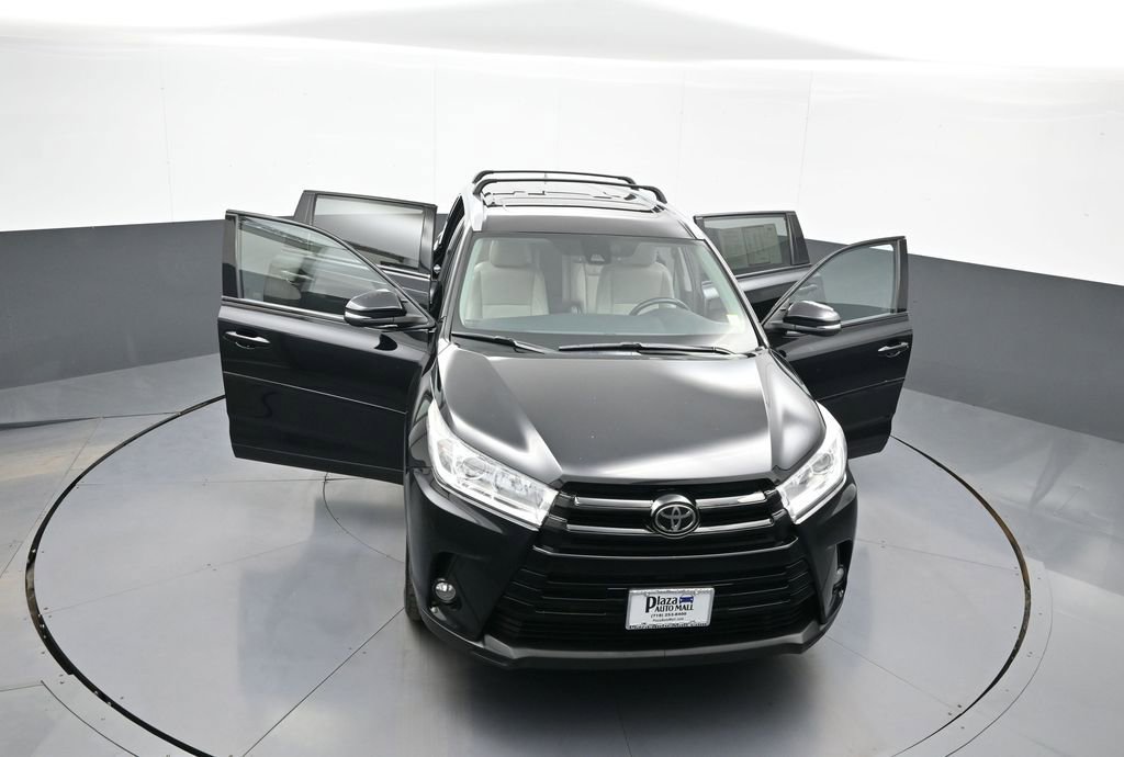 Certified 2019 Toyota Highlander XLE AWD/4WD image 48