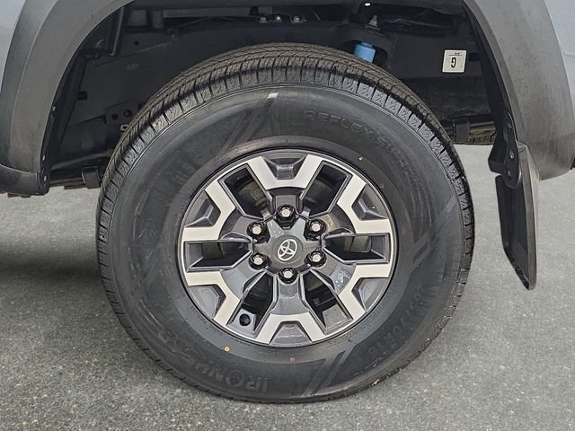 Certified 2022 Toyota Tacoma TRD Off-Road AWD/4WD image 29
