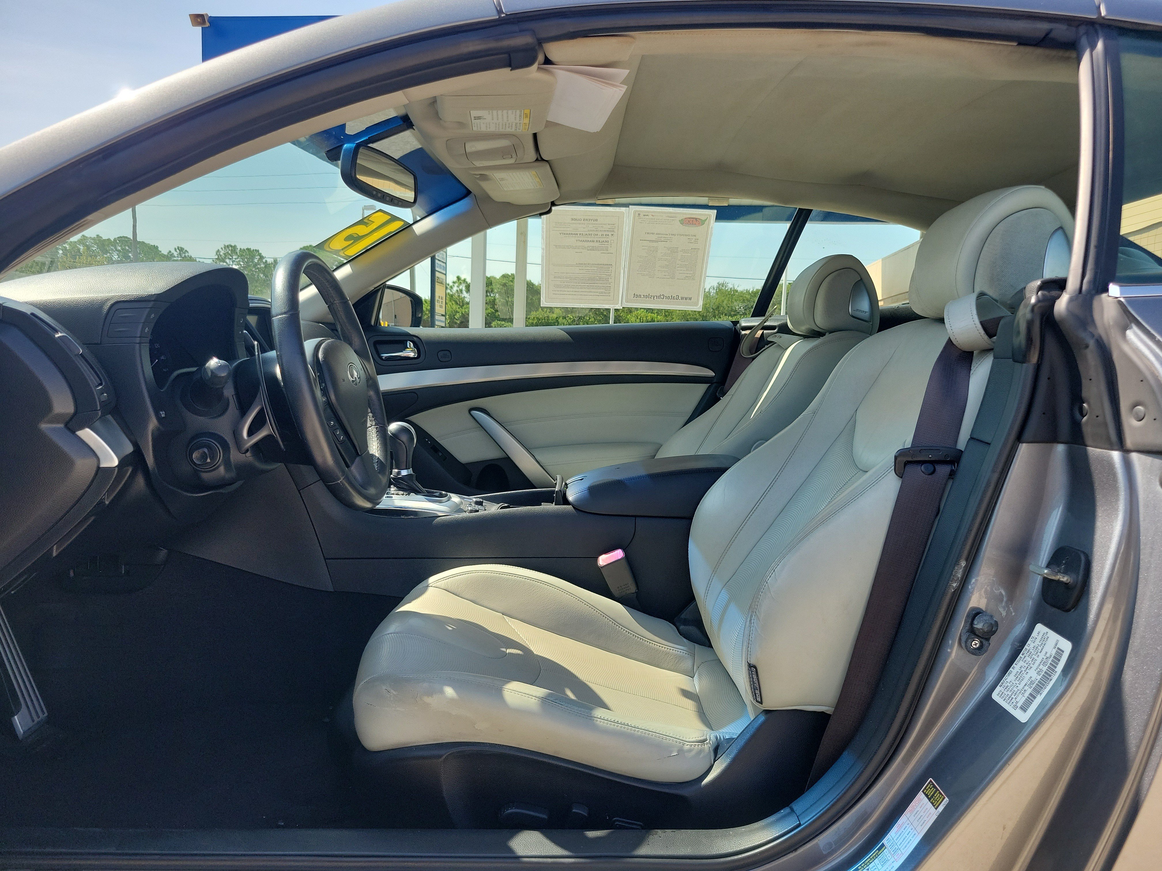 Used 2015 INFINITI Q60 Convertible w/ Premium Package RWD image 11
