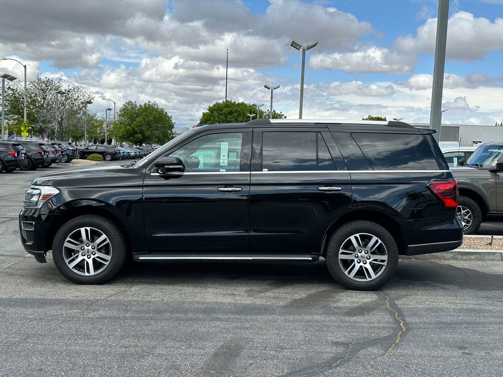 Used 2022 Ford Expedition Limited RWD image 3