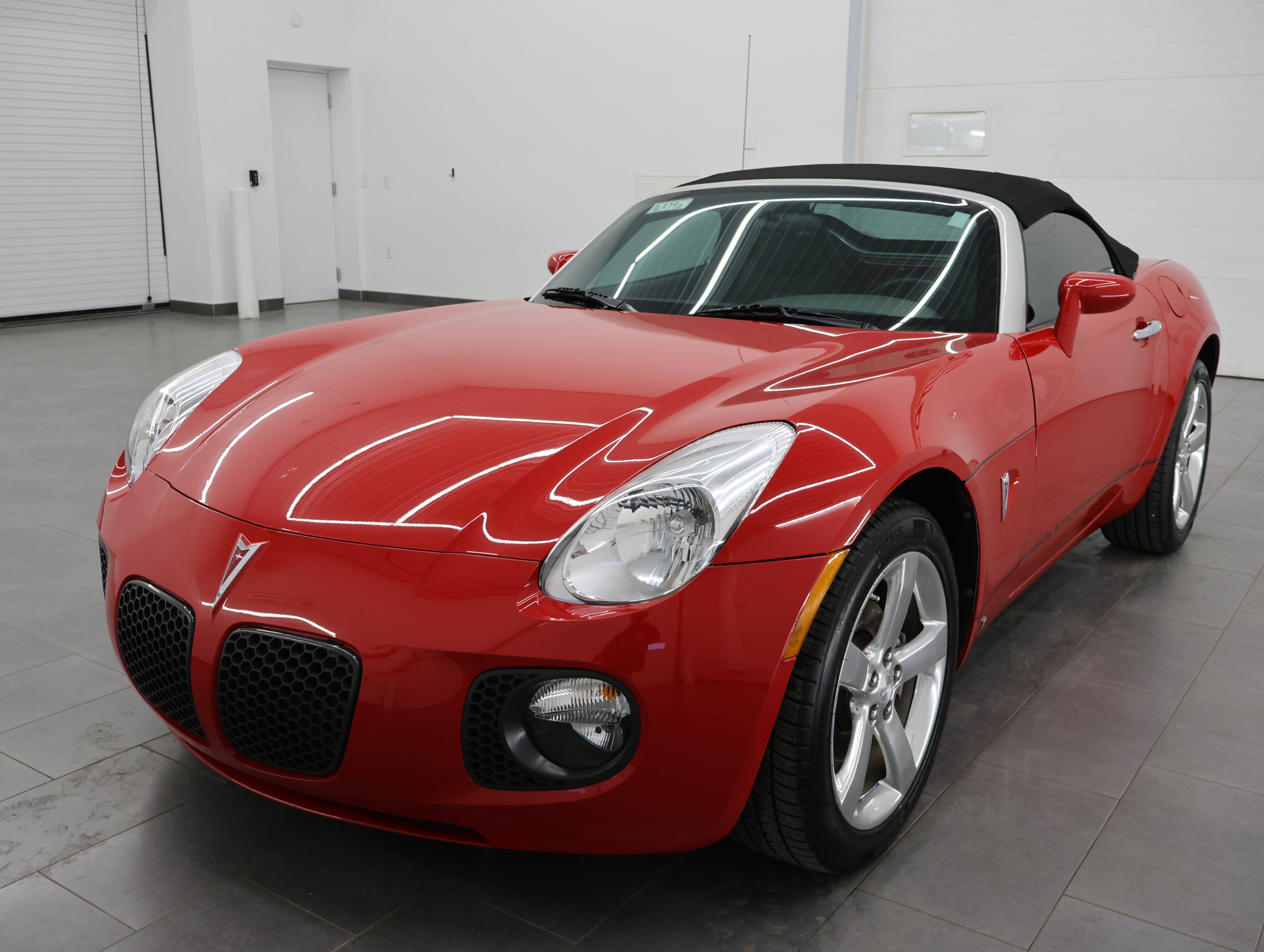 Used 2007 Pontiac Solstice GXP w/ Premium Package RWD image 7