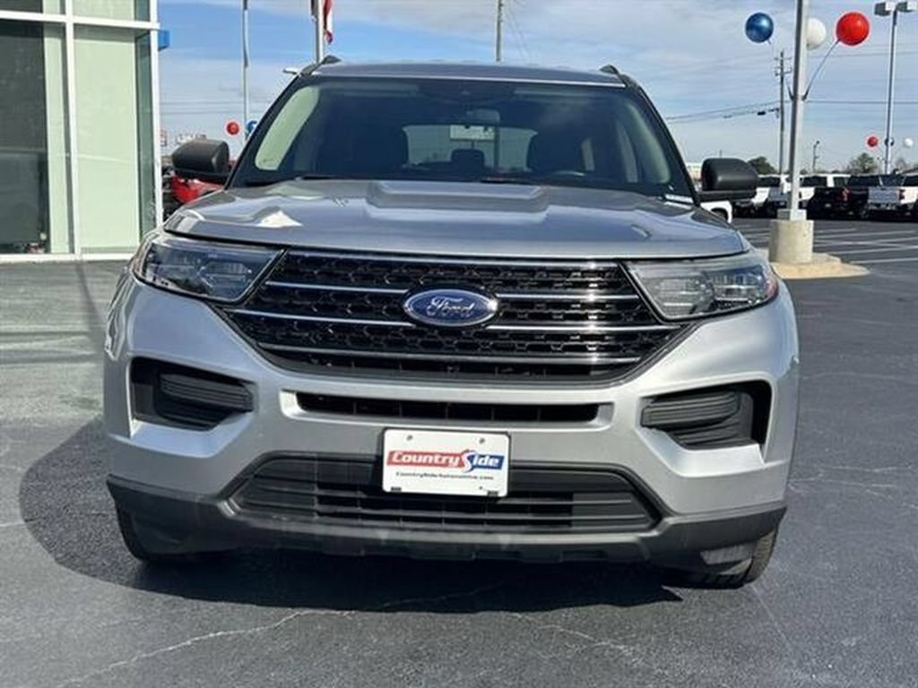 Used 2020 Ford Explorer XLT w/ Comfort Package RWD image 3