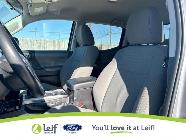 Used 2016 Toyota Tacoma SR5 w/ Towing Package image 17