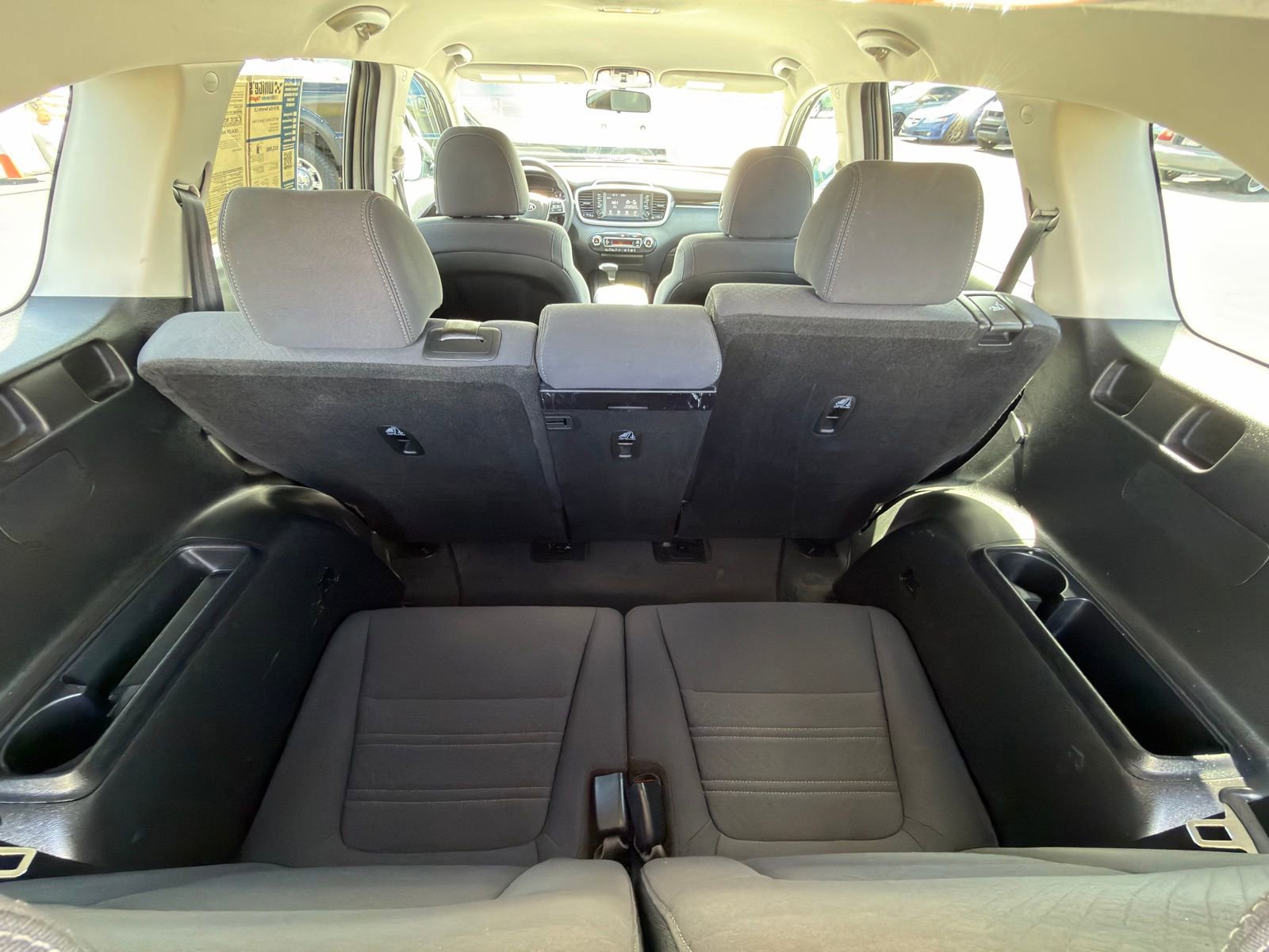 Used 2019 Kia Sorento LX image 29