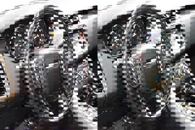 Used 2016 Land Rover Range Rover Sport SE image 12