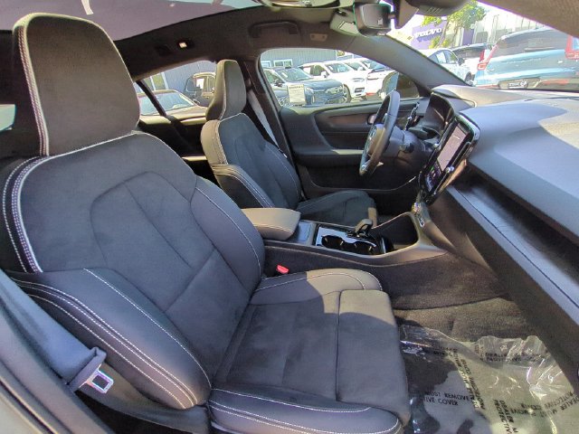 Certified 2023 Volvo C40 P8 Recharge Ultimate AWD/4WD image 30