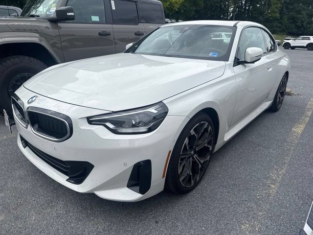 Used 2025 BMW 230i xDrive Coupe w/ Convenience Package AWD/4WD image 2