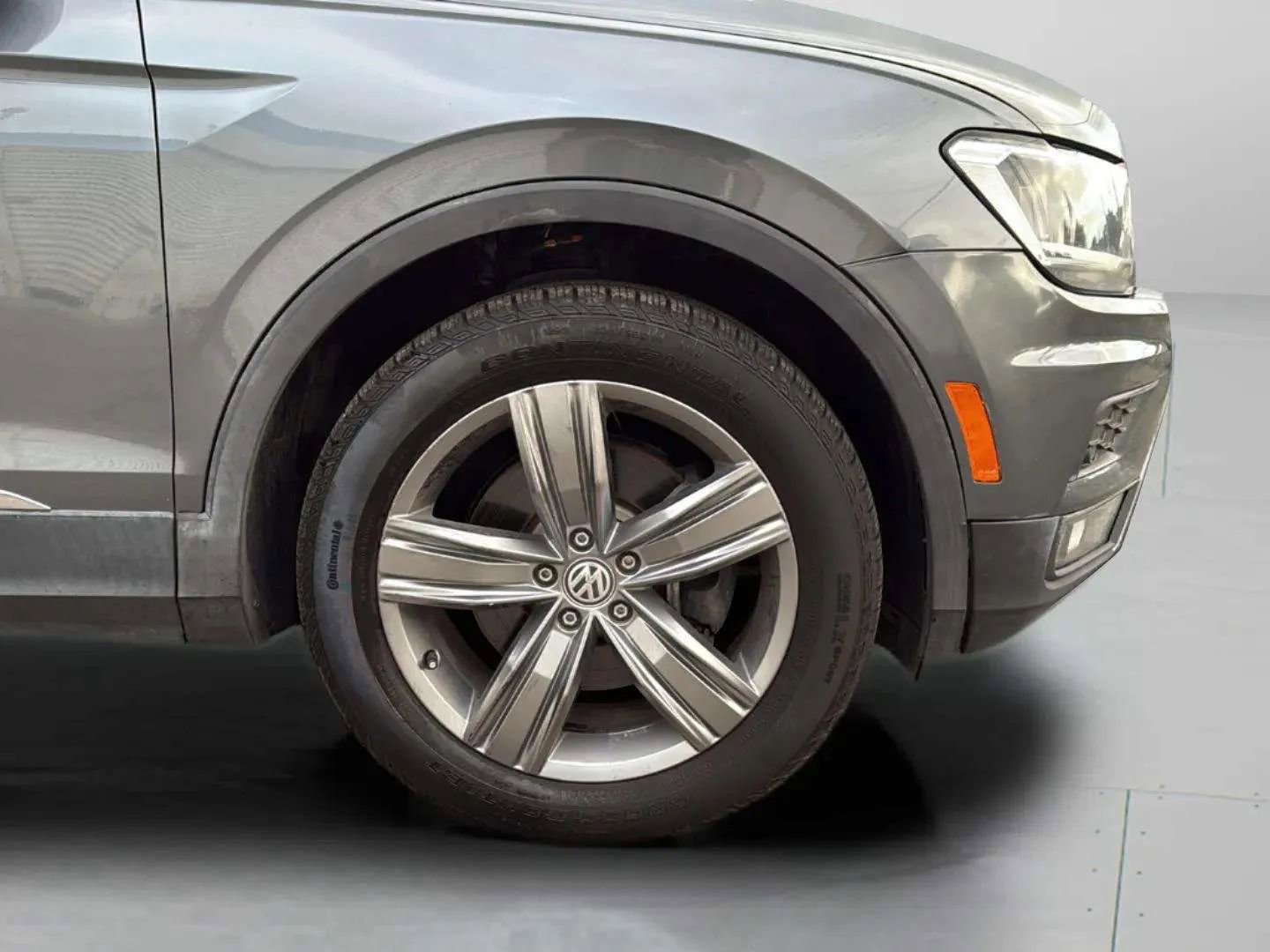 Used 2021 Volkswagen Tiguan SEL image 34