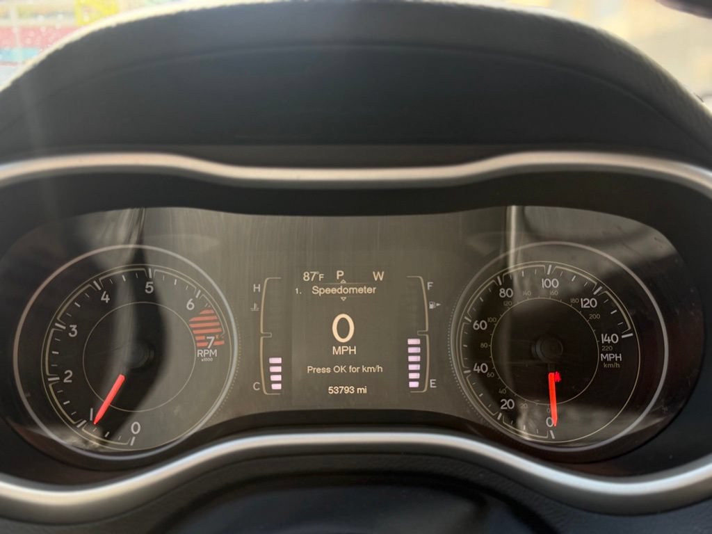 Used 2018 Jeep Cherokee Latitude Plus FWD image 19