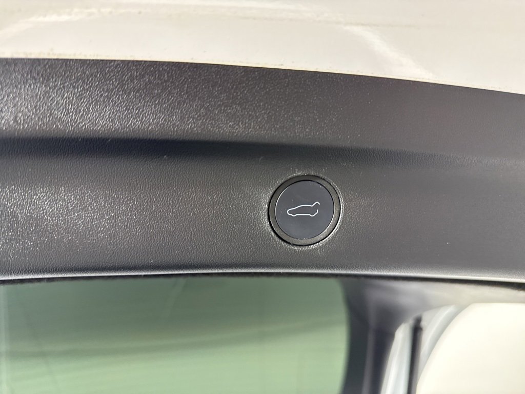 Used 2022 Tesla Model Y Performance image 24