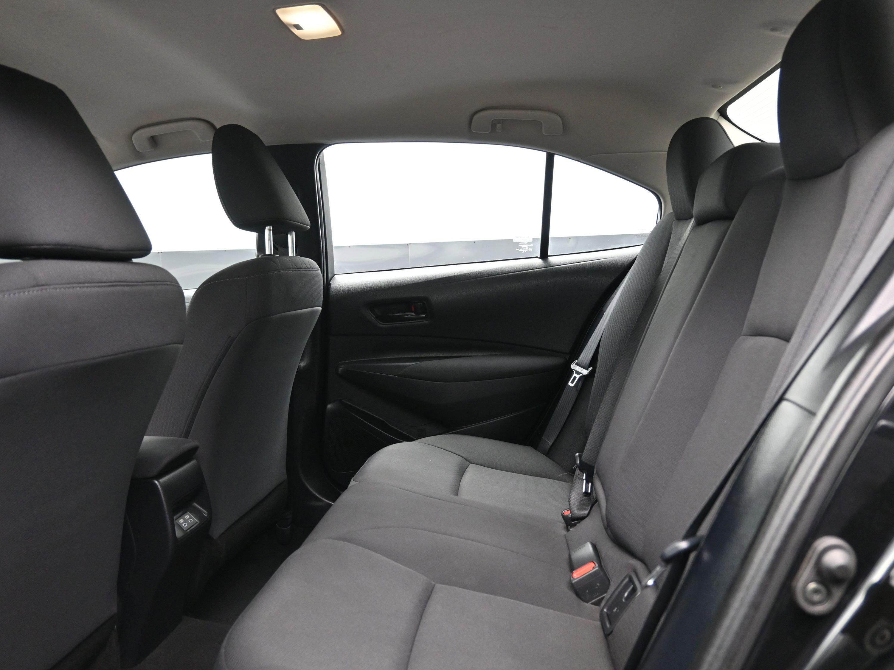 Used 2023 Toyota Corolla LE image 23