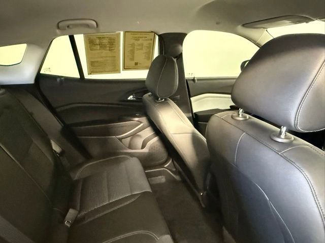 Used 2025 Chevrolet Trax LT w/ LT Convenience Package image 41