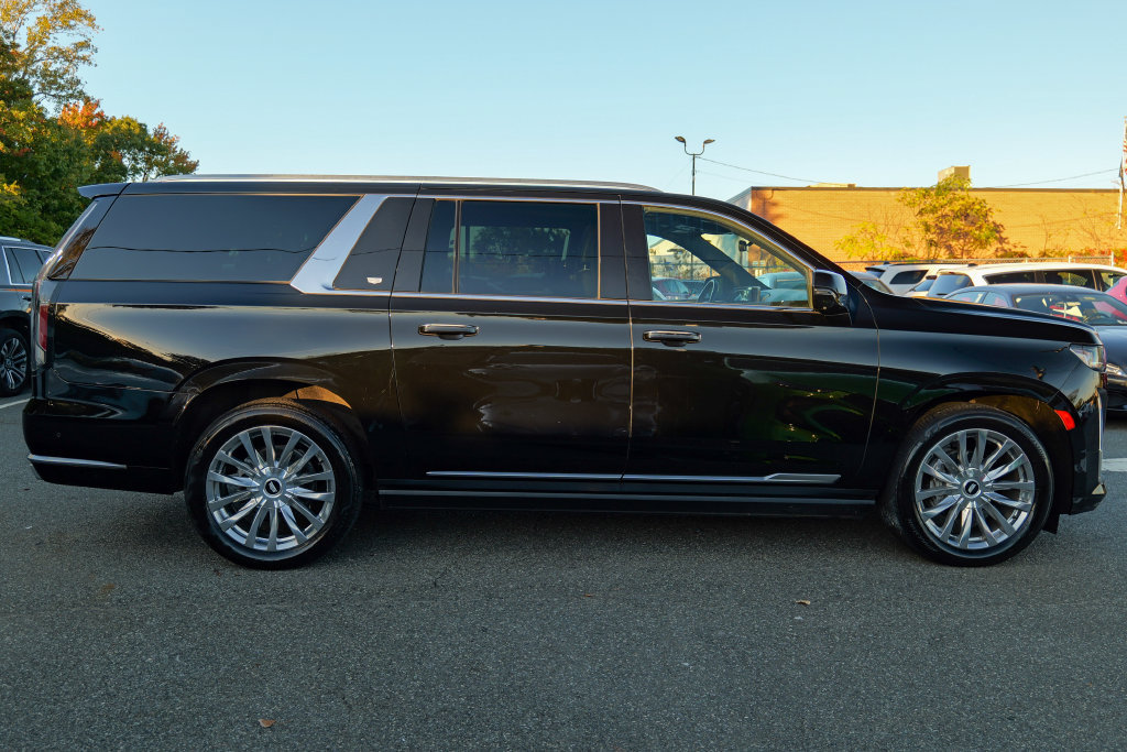 Used 2021 Cadillac Escalade ESV Premium Luxury w/ Driver Assist Tech Package AWD/4WD image 8