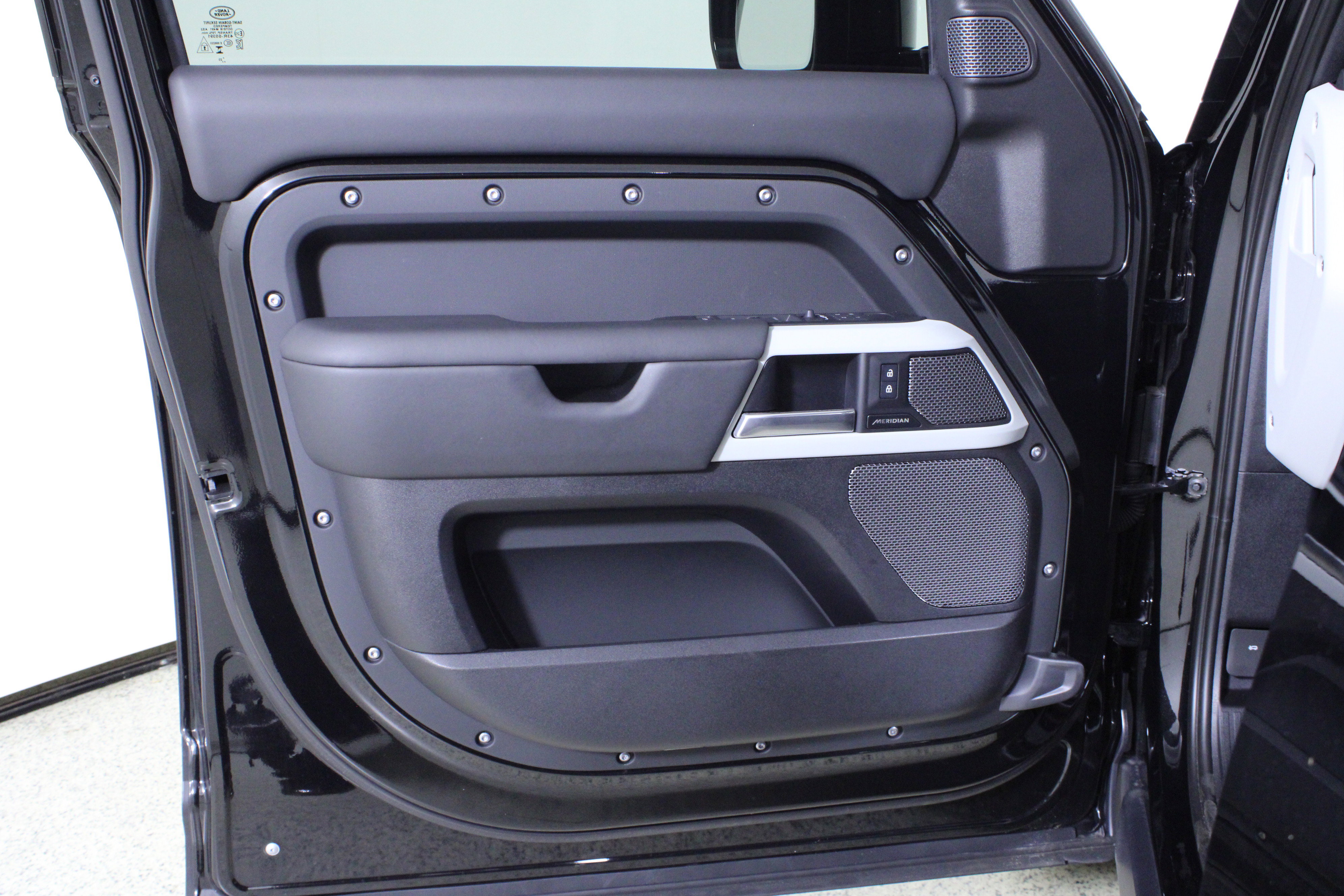 Used 2024 Land Rover Defender 110 S image 18