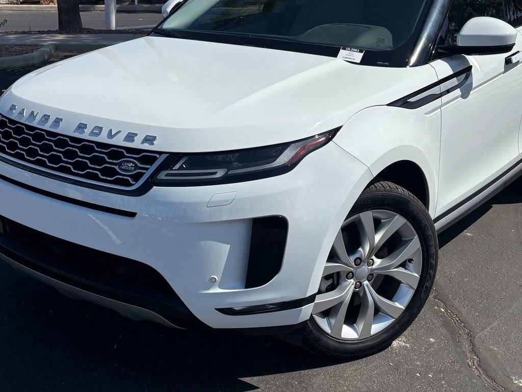 Used 2023 Land Rover Range Rover Evoque SE AWD/4WD image 2