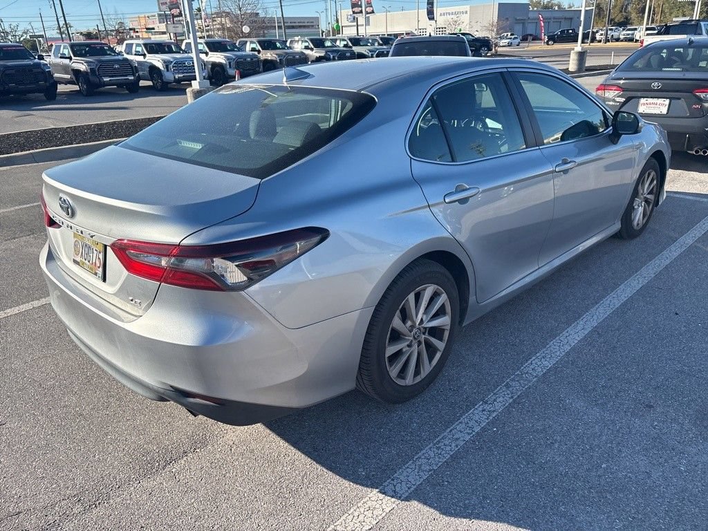 Used 2022 Toyota Camry LE FWD image 14