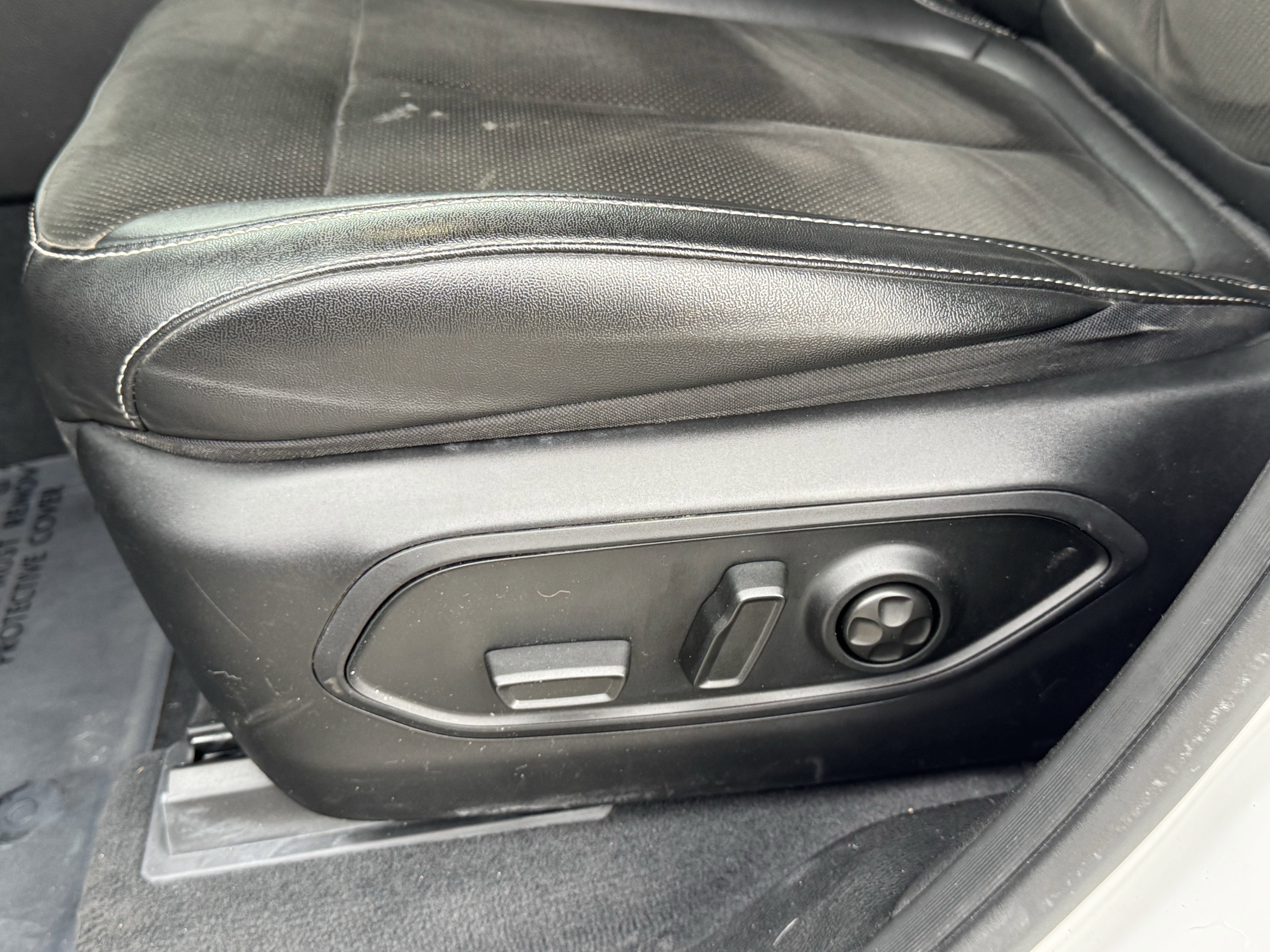 Used 2023 Jeep Grand Cherokee Altitude image 26