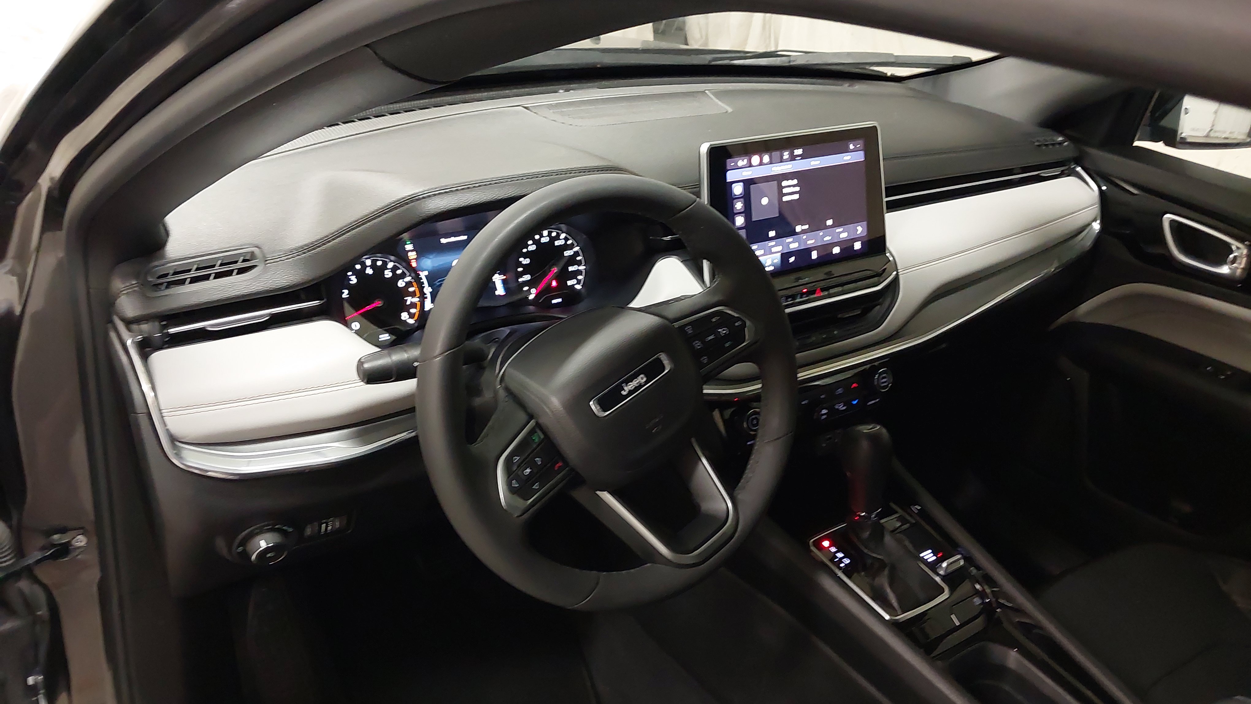Used 2023 Jeep Compass Limited AWD/4WD image 17