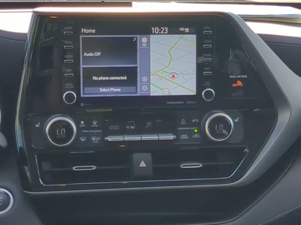 Used 2021 Toyota Highlander XLE image 24