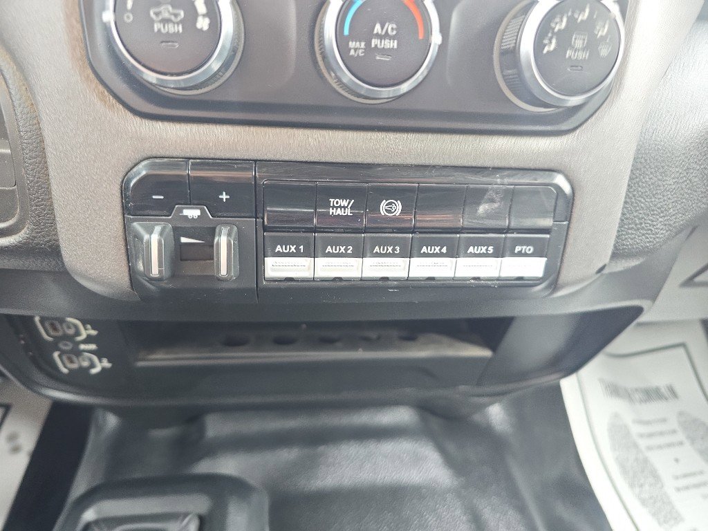 Used 2020 RAM 5500 Tradesman w/ Chrome Appearance Group image 28