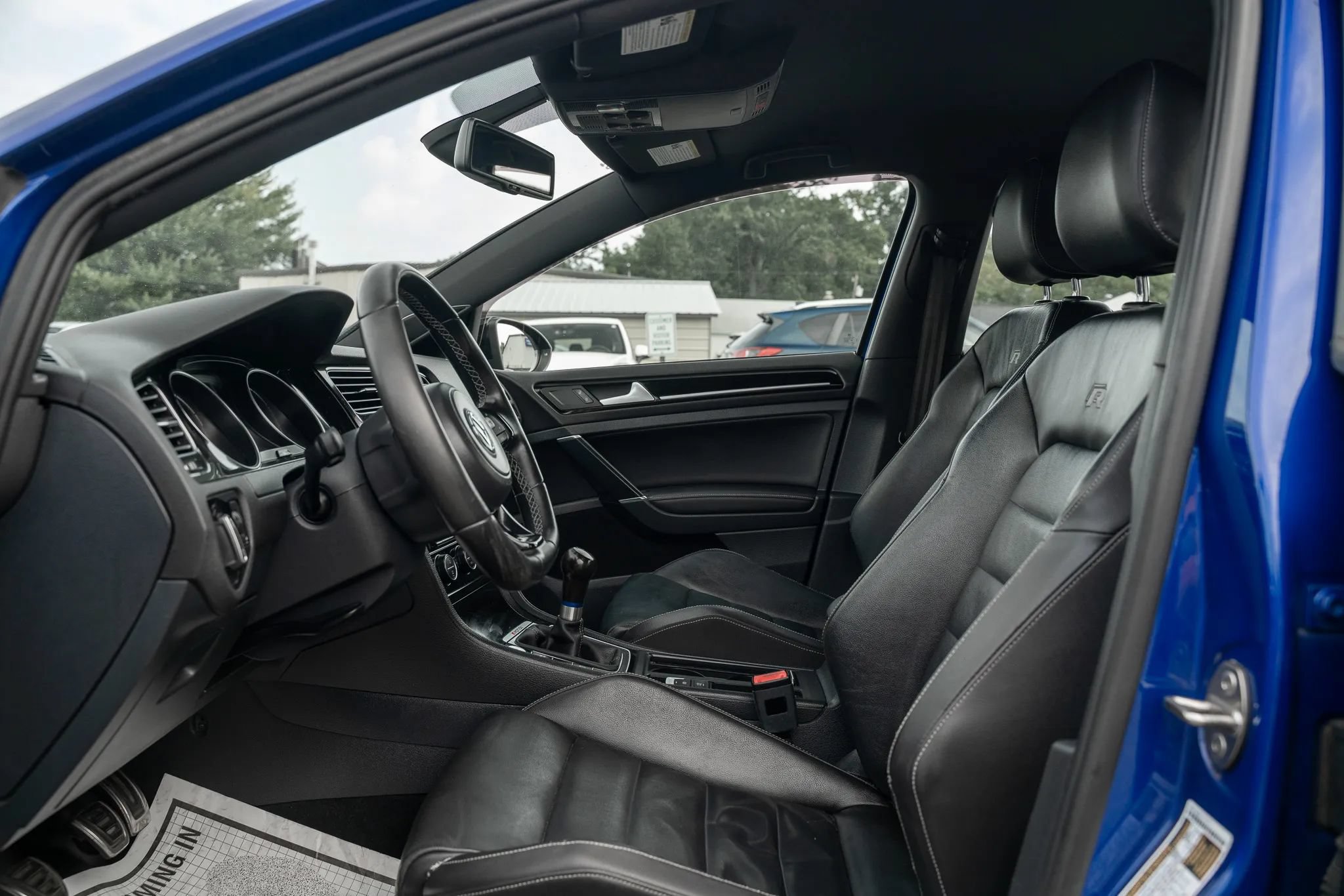 Used 2016 Volkswagen Golf R 4-Door AWD/4WD image 7