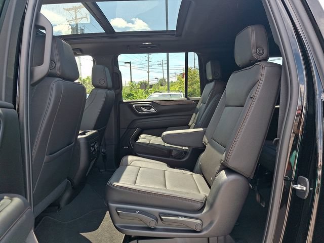 Certified 2023 Chevrolet Suburban High Country w/ Max Trailering Package AWD/4WD image 10
