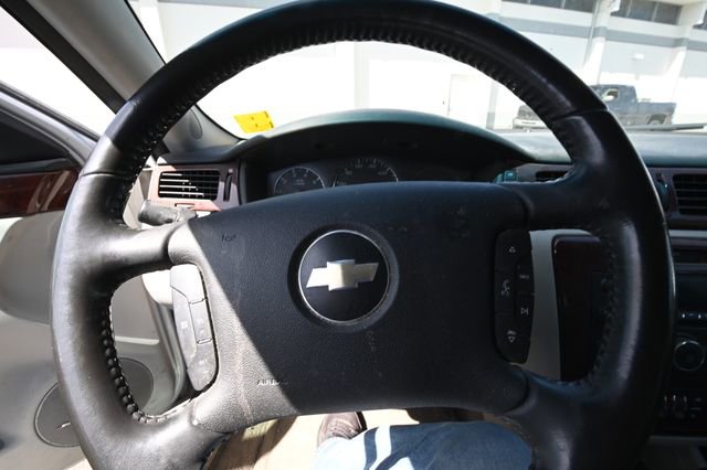 Used 2010 Chevrolet Impala LTZ FWD image 10