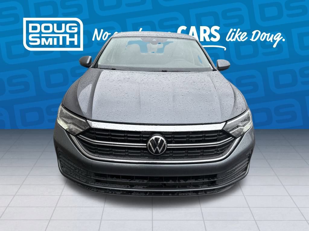 Used 2024 Volkswagen Jetta SE w/ Panoramic Sunroof Package image 6