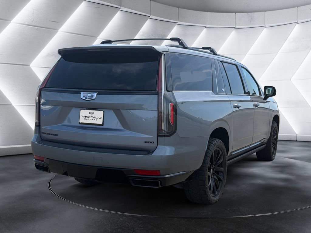 Used 2022 Cadillac Escalade ESV Sport Platinum w/ LPO, ONYX Package AWD/4WD image 5