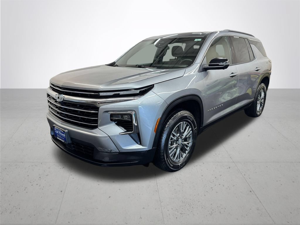Used 2024 Chevrolet Traverse LT AWD/4WD image 2