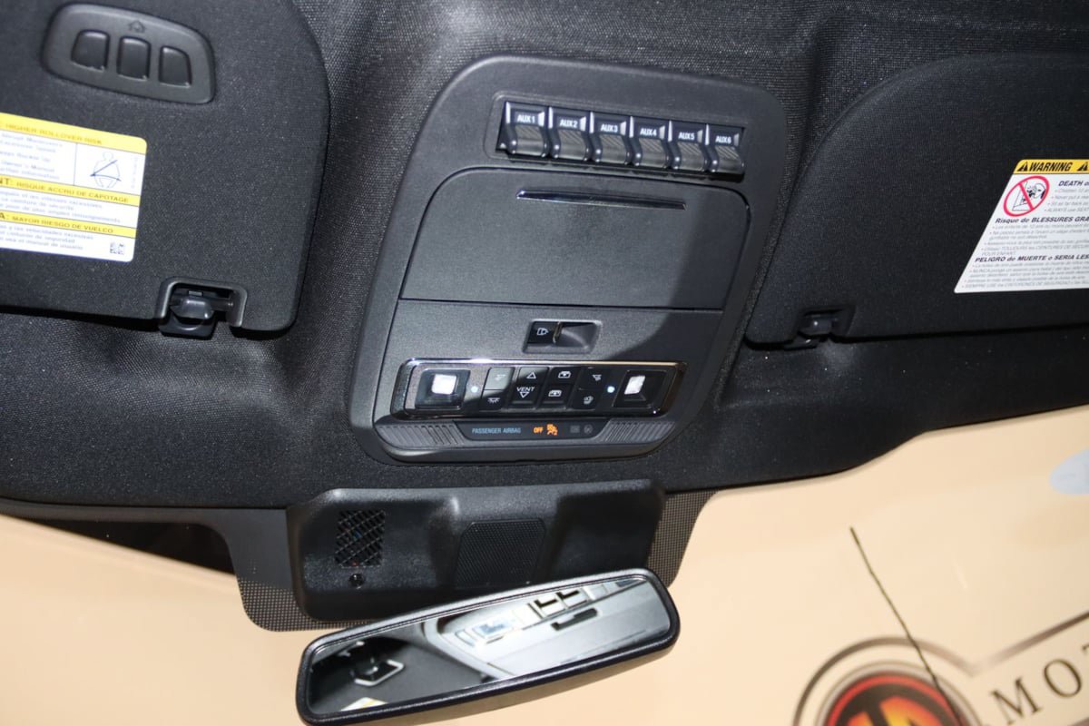 Used 2023 Ford F250 Platinum w/ FX4 Off-Road Package AWD/4WD image 62