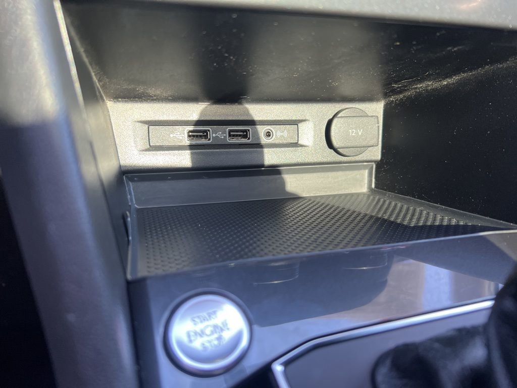 Used 2019 Volkswagen Tiguan SE image 57